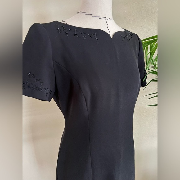 Maggie London Petites Black Dress With Lace Detail  | Size 4 - Picture 3 of 15